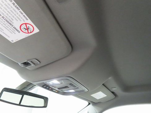 Used 2022 GMC Sierra 2500 SLT w/ SLT Convenience Package image 21