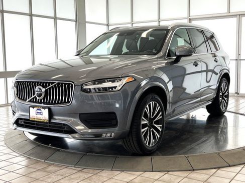Used 2020 Volvo XC90 T6 Momentum w/ Protection Package Premier AWD/4WD image 3
