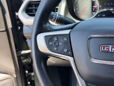 Used 2022 GMC Acadia Denali w/ Denali Ultimate Package FWD image 21