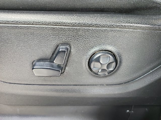 Used 2020 RAM 1500 Big Horn RWD image 11