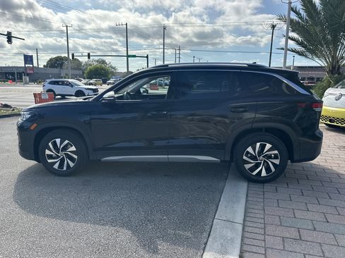 New 2026 Volkswagen Tiguan S FWD image 9