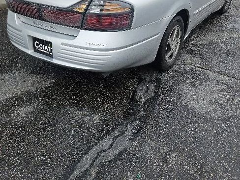 Used 2003 Pontiac Bonneville SE FWD image 7