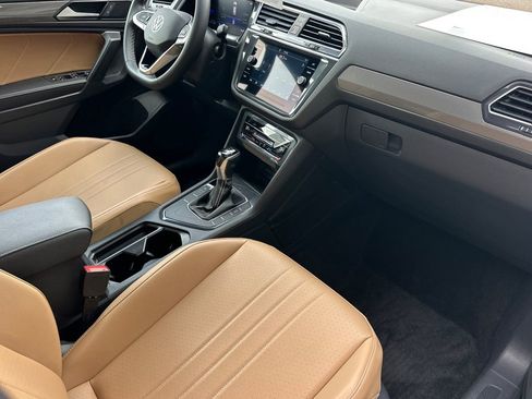Used 2023 Volkswagen Tiguan SE FWD image 16
