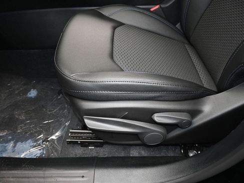 Used 2025 Jeep Compass Latitude image 13