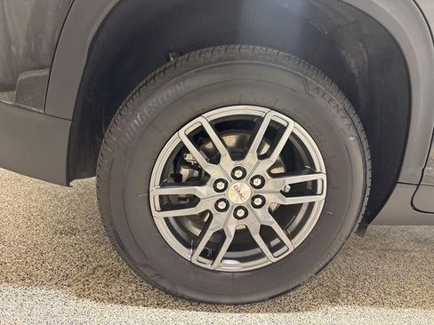 Used 2025 GMC Acadia Elevation image 33