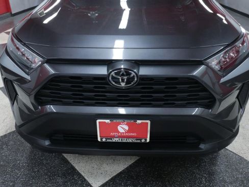 Used 2022 Toyota RAV4 LE FWD image 4