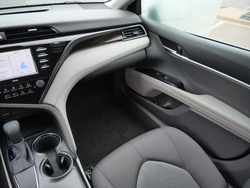 Certified 2020 Toyota Camry LE image 11