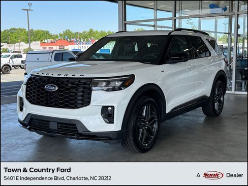 Used 2025 Ford Explorer ST-Line w/ ST-Line Street Pack image 1