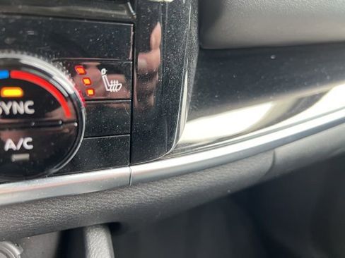 Used 2024 Nissan Rogue SL image 32