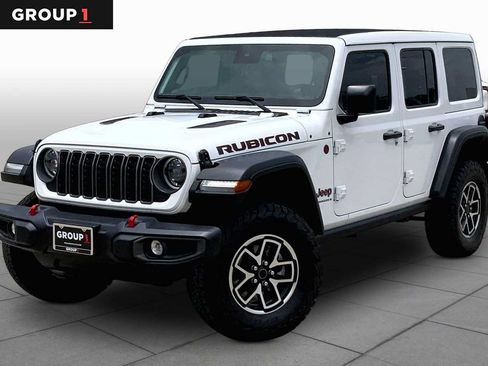 Used 2025 Jeep Wrangler Unlimited Rubicon w/ Convenience Group AWD/4WD image 1