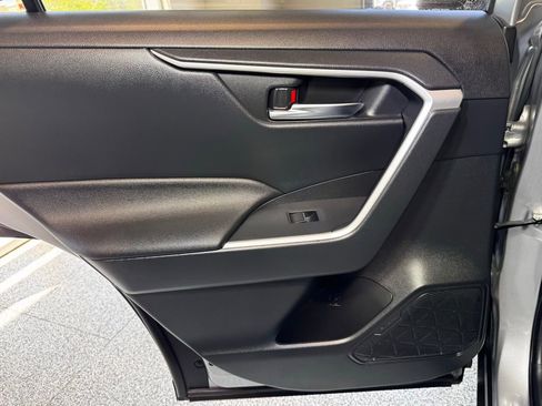 Used 2019 Toyota RAV4 XLE Premium AWD/4WD image 39
