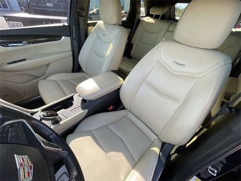 Used 2019 Cadillac XT5 FWD image 15