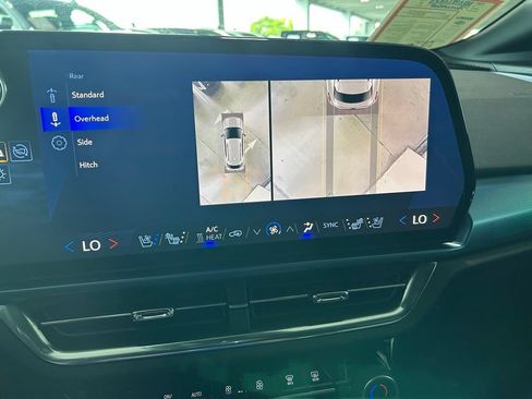 Used 2024 Chevrolet Equinox EV LT FWD image 19