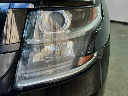 Used 2020 Chevrolet Suburban Premier AWD/4WD image 39