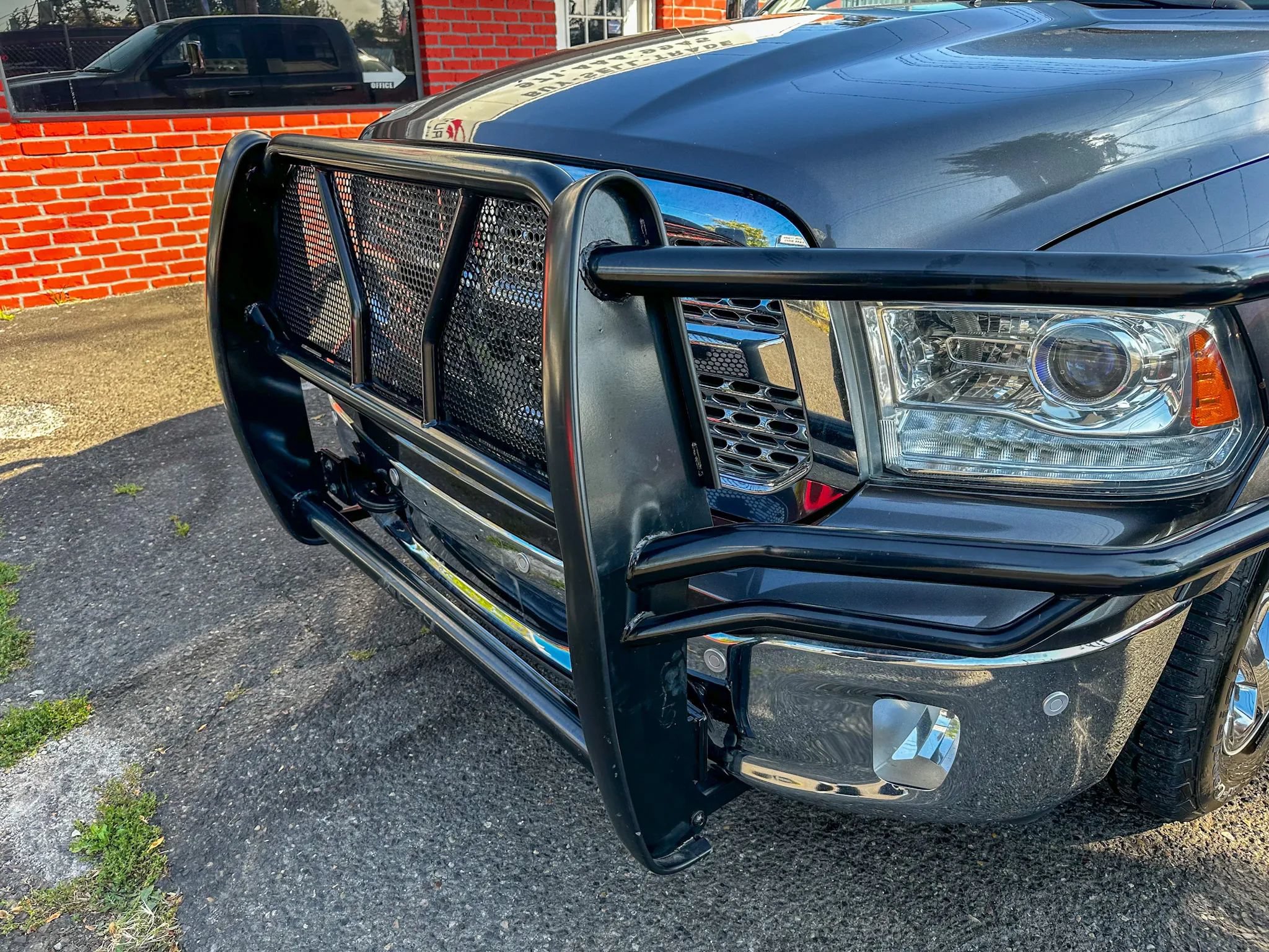 Used 2018 RAM 1500 Laramie w/ Convenience Group AWD/4WD image 45