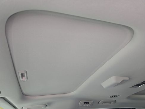 New 2026 Kia Carnival SX w/ SX Dark Edition Package FWD image 23