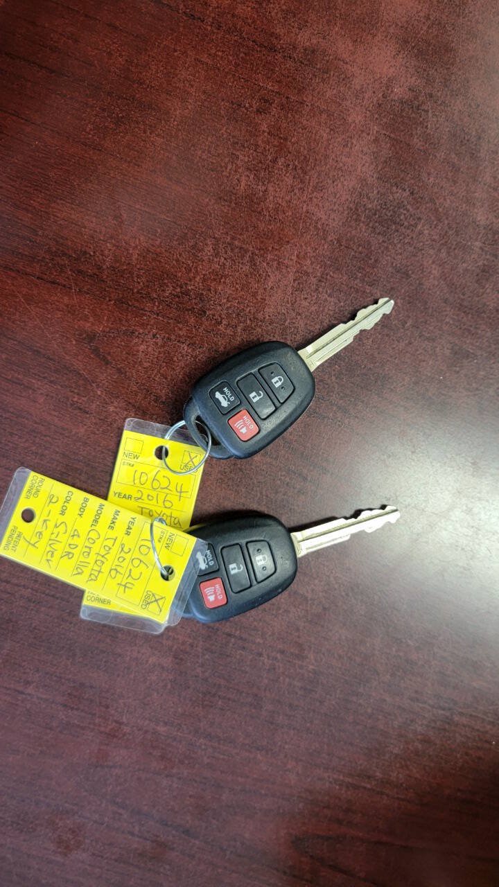 Used 2016 Toyota Corolla LE FWD image 31