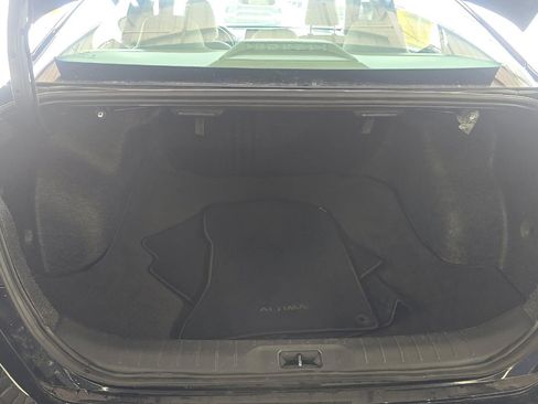 Used 2025 Nissan Altima 2.5 SV FWD image 10