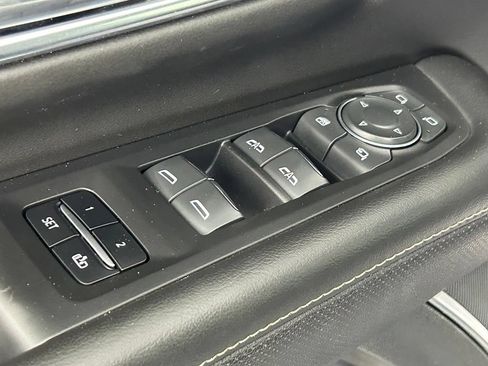Used 2023 Chevrolet Suburban Premier AWD/4WD image 32