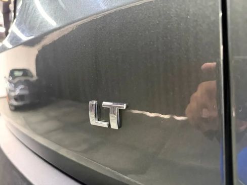 Used 2022 Chevrolet Traverse LT FWD image 43
