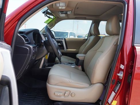 Used 2016 Toyota 4Runner SR5 Premium image 7