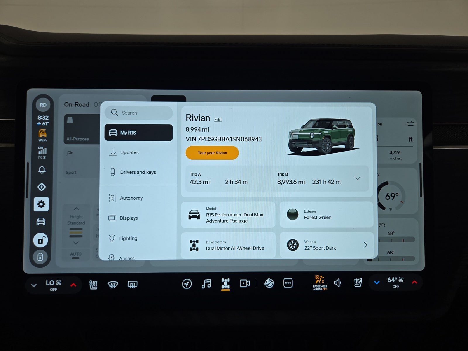 Used 2025 Rivian R1S Adventure Dual AWD/4WD image 29