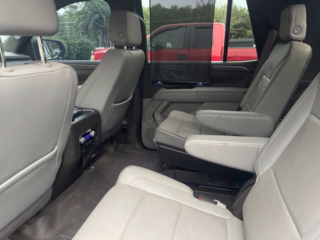 Used 2022 GMC Yukon SLT w/ SLT Premium Package RWD image 7