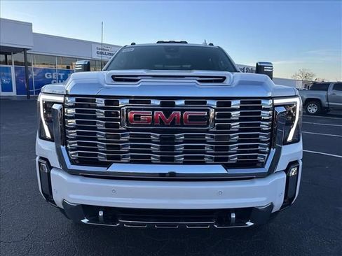 New 2026 GMC Sierra 2500 Denali w/ Denali Reserve Package image 4