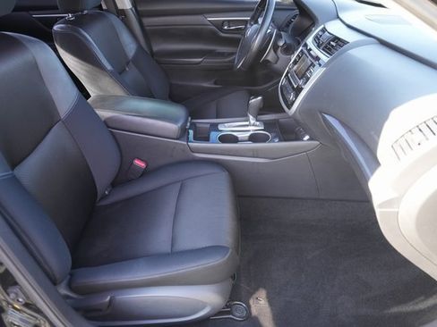 Used 2018 Nissan Altima 2.5 SR w/ Interior Lighting Package image 18