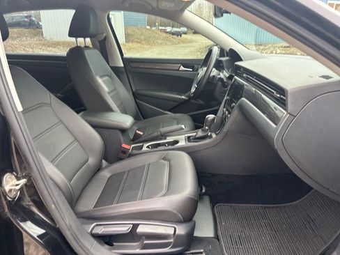 Used 2020 Volkswagen Passat 2.0T R-Line image 33