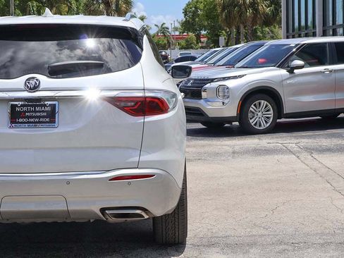 Used 2023 Buick Enclave Premium w/ Experience Buick Package FWD image 20