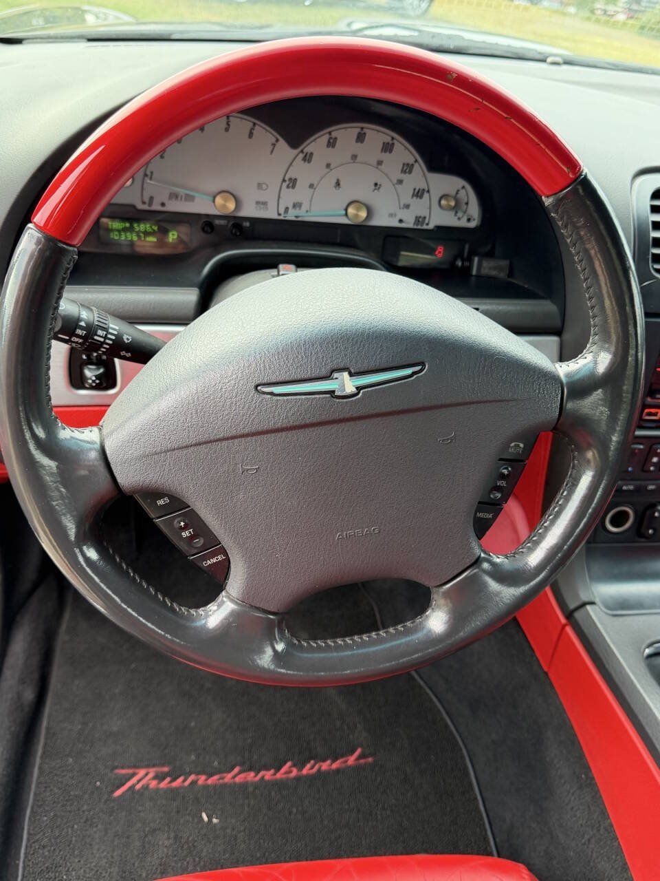 Used 2002 Ford Thunderbird RWD image 25