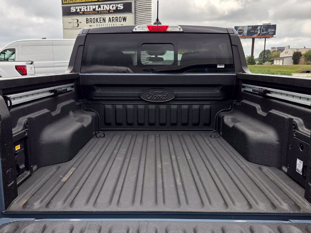 Used 2025 Ford Maverick Lariat w/ Black Appearance Package AWD/4WD image 9