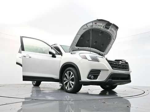 Used 2022 Subaru Forester Limited image 25