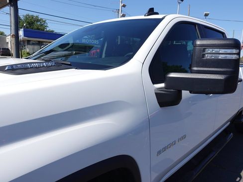 Used 2025 Chevrolet Silverado 2500 Custom w/ Custom Value Package AWD/4WD image 7