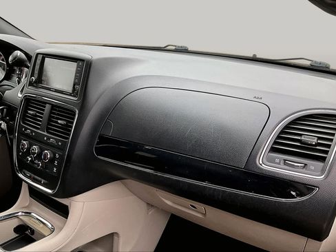Used 2020 Dodge Grand Caravan SXT FWD image 20