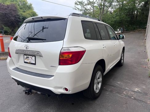 Used 2010 Toyota Highlander SE AWD/4WD image 6