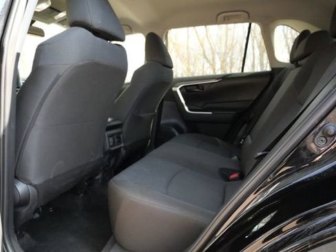 Used 2024 Toyota RAV4 LE AWD/4WD image 26