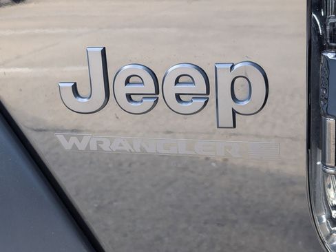 Used 2025 Jeep Wrangler Sport S image 8