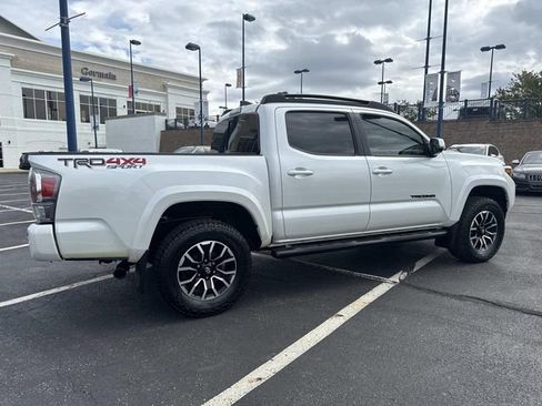 Used 2021 Toyota Tacoma TRD Sport w/ Technology Package image 5