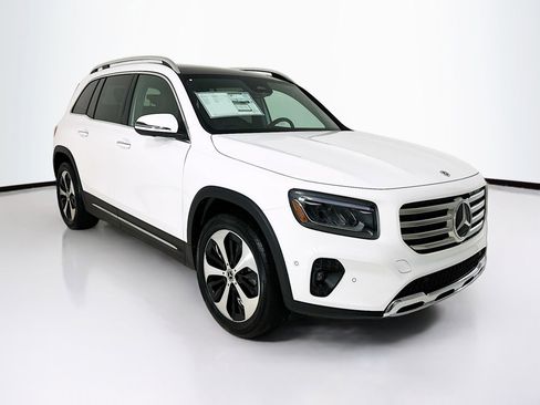 New 2026 Mercedes-Benz GLB 250 image 1