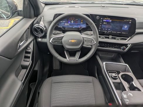 New 2026 Chevrolet Equinox LT w/ Safety and Technology Package image 16