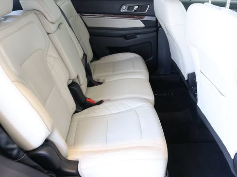Used 2017 Ford Explorer Platinum AWD/4WD image 43