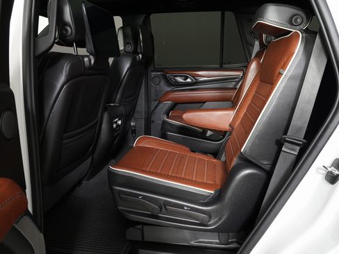 Used 2023 GMC Yukon Denali Ultimate image 16