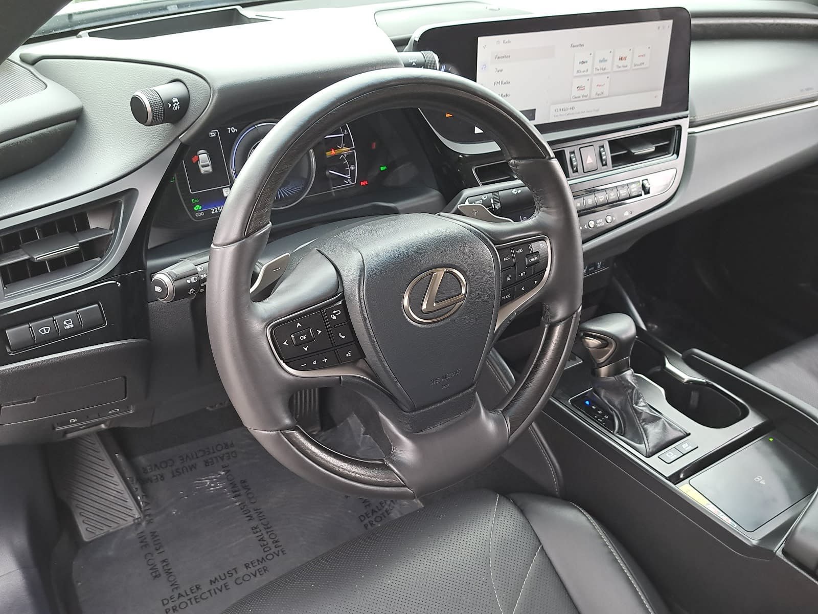 Used 2024 Lexus ES 300h w/ Accessory Package (Z1) FWD image 17