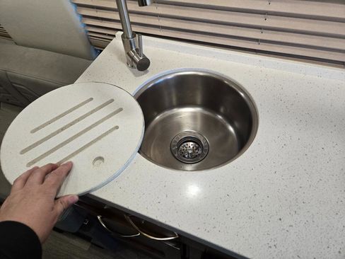 Used 2022 Mercedes-Benz Sprinter 3500 image 24