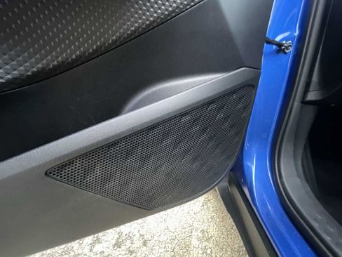 Used 2022 Toyota C-HR Limited image 22