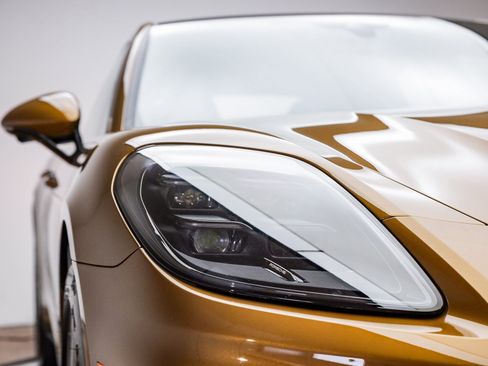 Used 2025 Porsche Panamera image 15