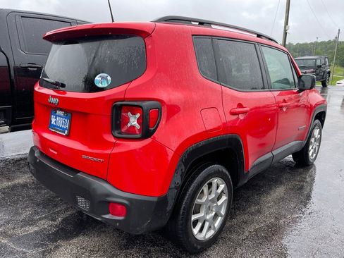 Used 2022 Jeep Renegade Sport w/ Sport Appearance Group AWD/4WD image 3