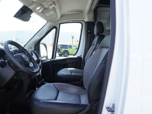 Used 2025 RAM ProMaster 2500 w/ Convenience Group FWD image 20